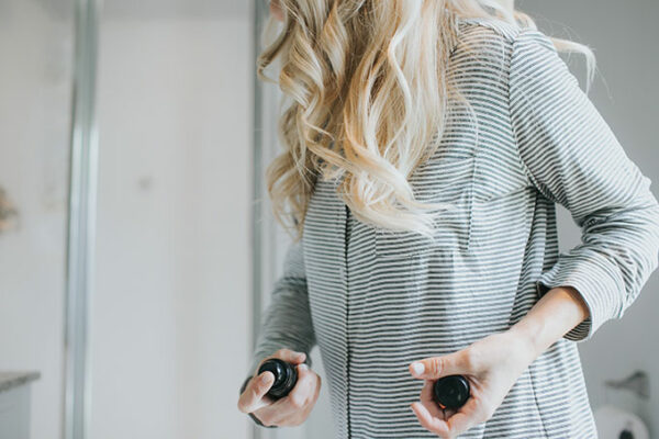 how to get big beach curls with oribe spray