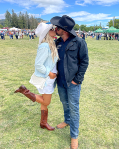 how to style cowboy boots